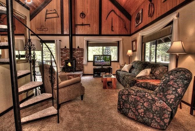 1st image of 360 Grouse Dr