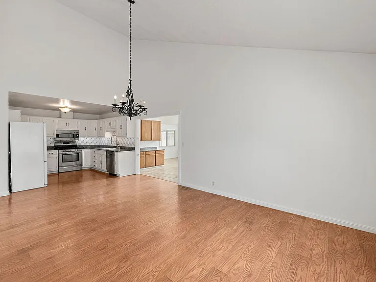 3012 Cherry Ave — Photo 7
