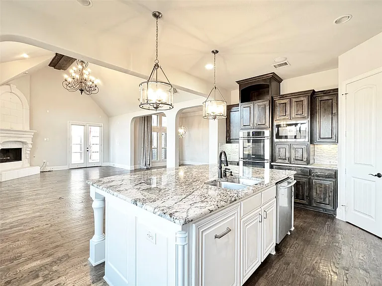 15172 Bardwell Ln — Photo 9