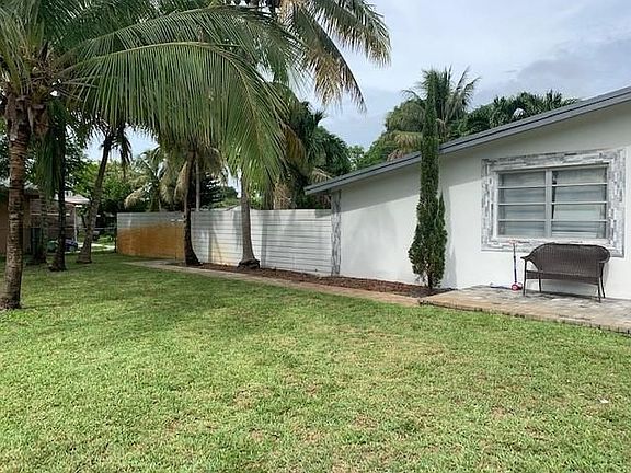 2nd image of 1260 SW 28th Way