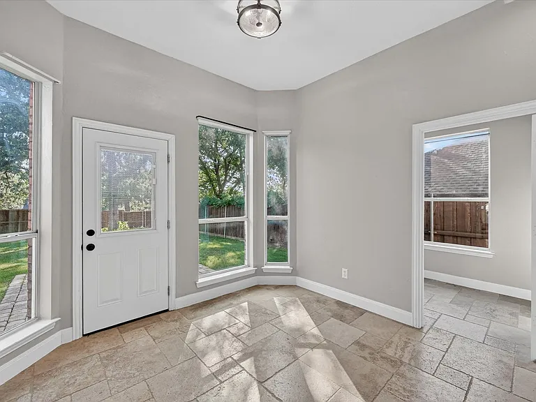 3102 Southwood Dr — Photo 11