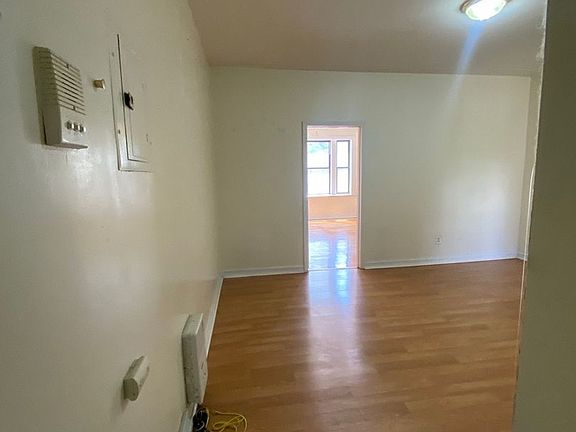 3rd image of 3347 Park Ave APT 4A