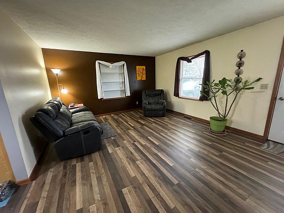 5th image of 107 Ferris St
