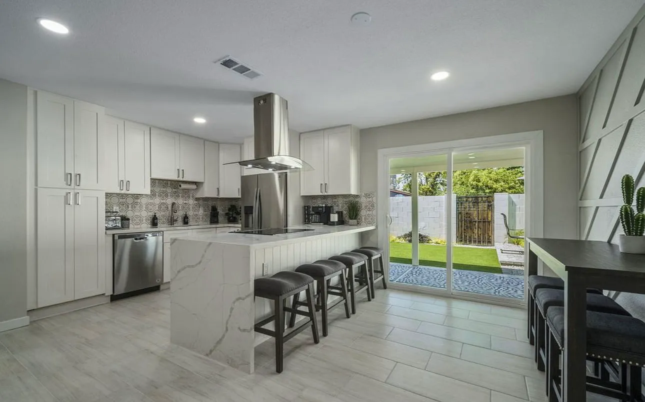 3 bed, 1230 sqft, $1,000 — Photo 4