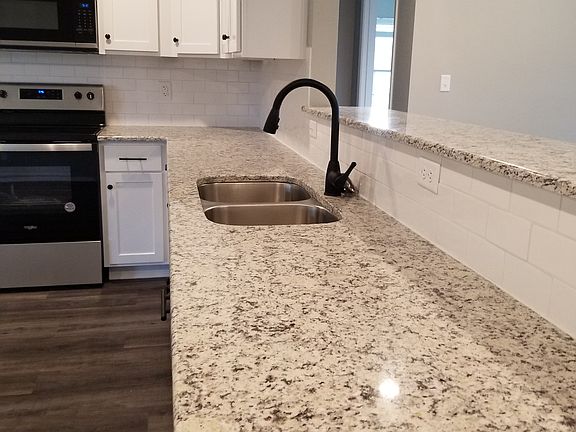 5th image of 2021 Wisteria Ln