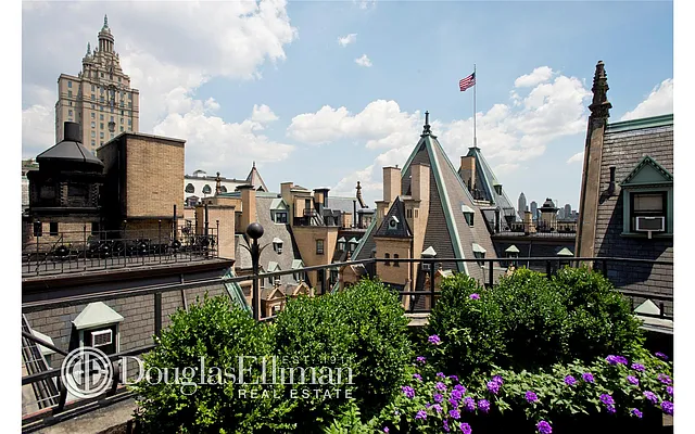 Sold by Douglas Elliman | media 26