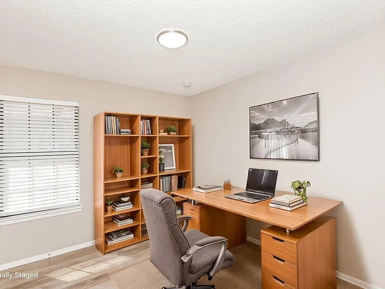125 Camelot Dr — Photo 15