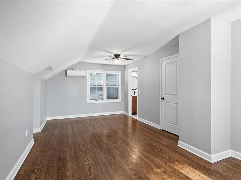718 N Altadena Ave — Photo 10