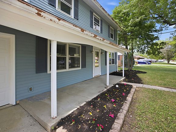 4th image of 910 Heritage Ln