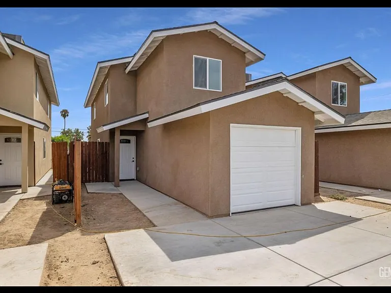 1413 Oregon St #1 — Photo 6