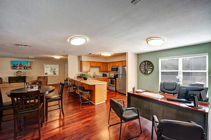 Mallside Forest Apartments — Photo 4