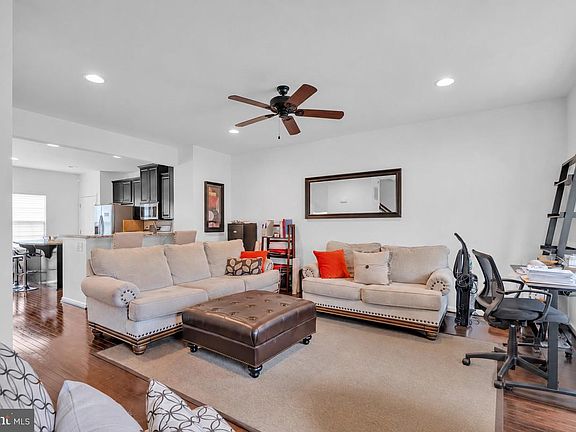 4th image of 111 Village Green Ln