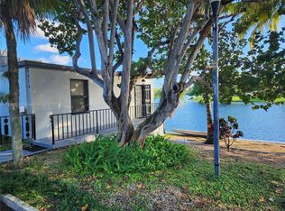 6614 Miami Lakes Dr E, Miami Lakes, FL 33014