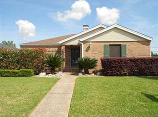 2849 Saba Ln, Port Neches, TX 77651