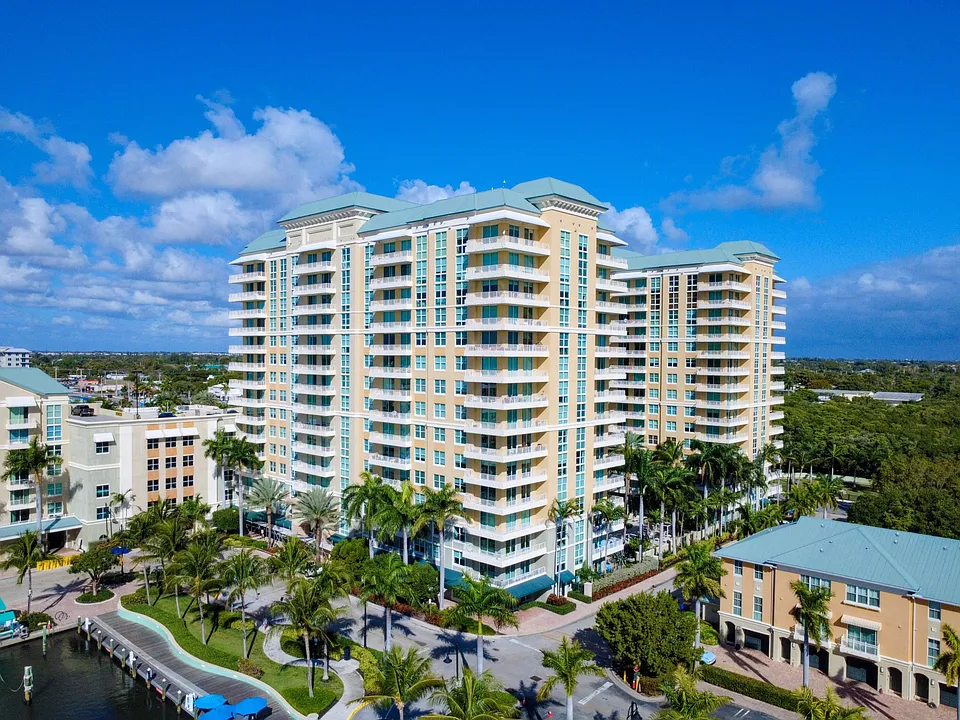 625 Casa Loma Blvd #1206