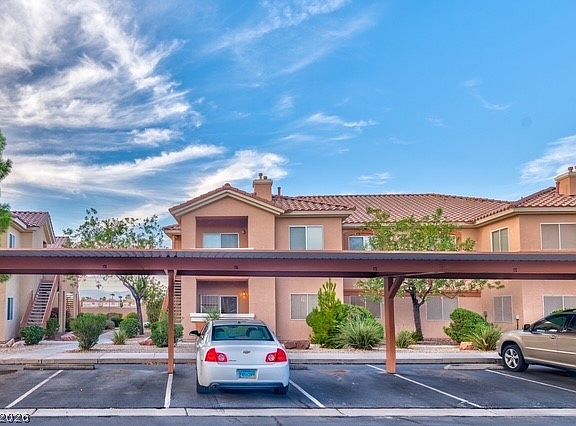 4th image of 1050 E Cactus Ave Unit 1081