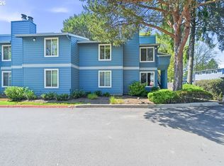 2330 SE Brookwood Ave APT 221, Hillsboro, OR 97123
