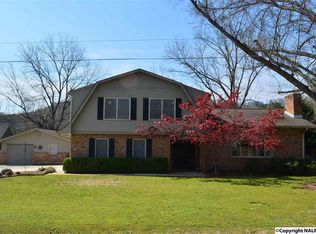 802 Ivy Trl, Rainbow City, AL 35906