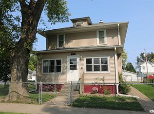 438 3rd Ave N, Clinton, IA 52732