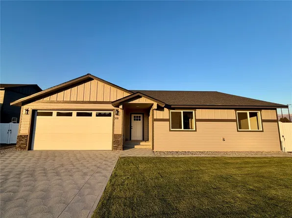 201 Country Cottage Lane, Malaga, WA 98828