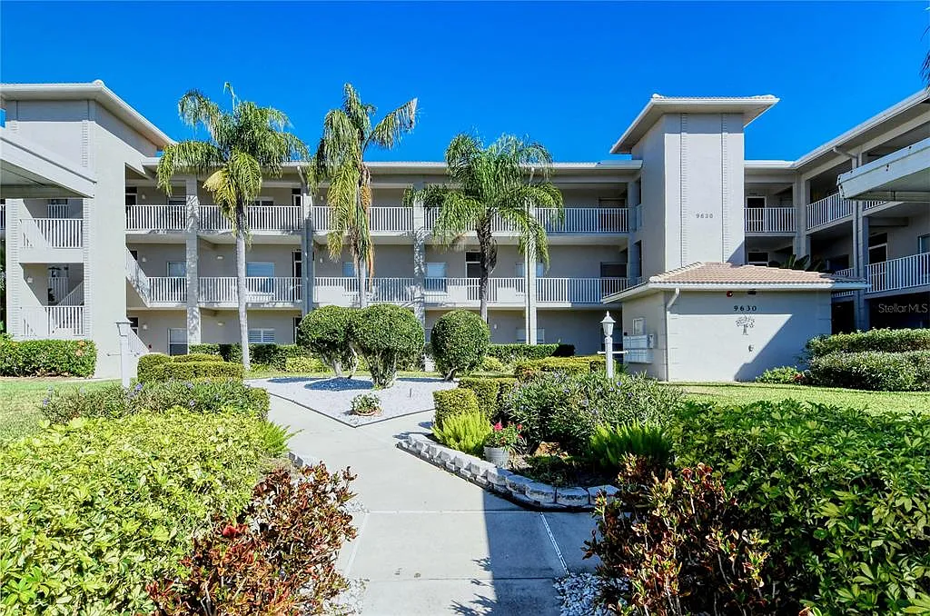 2 bed, 2.0 bath, 1106 sqft, $5,000 — Photo 1