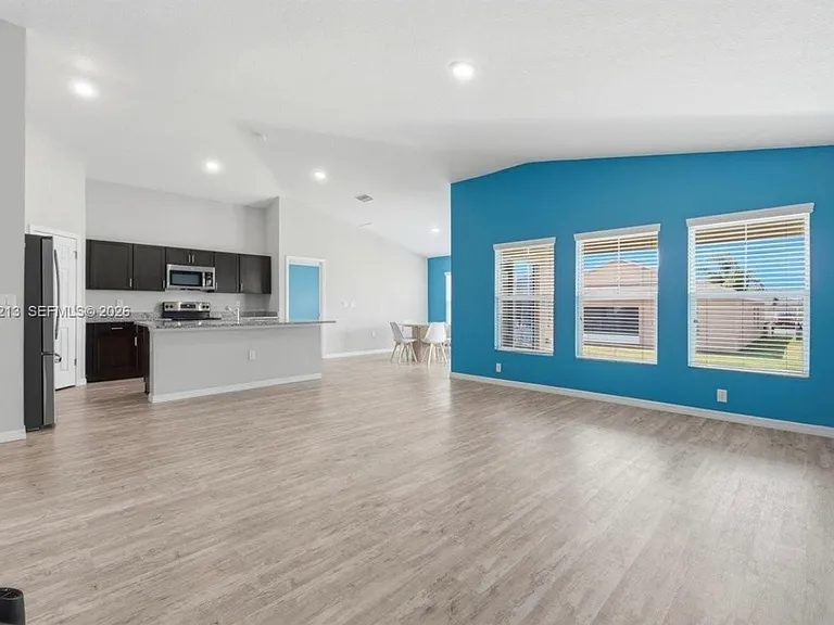 1536 Axel Cir — Photo 1