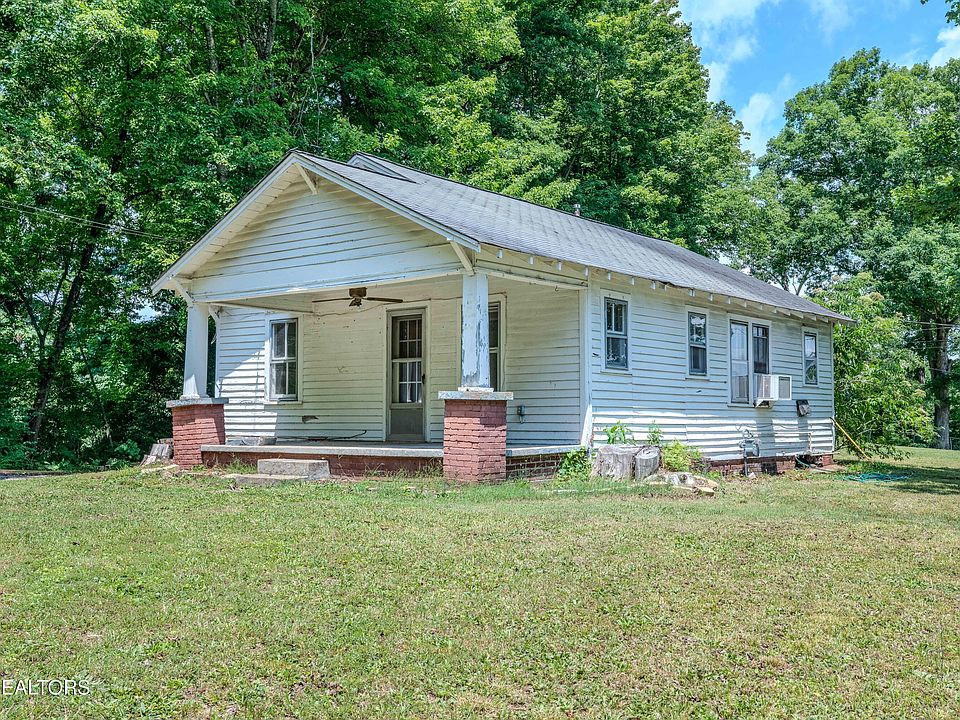 1st image of 323 Lee Rd