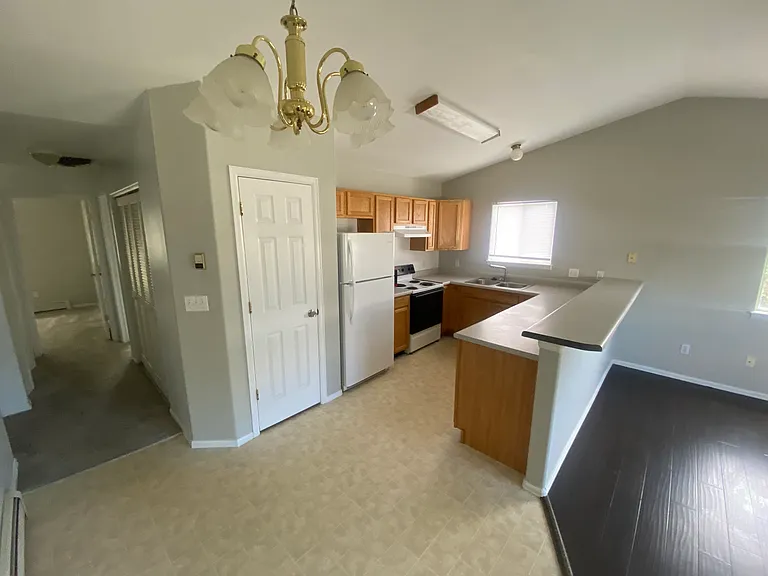 1158 E Carolina Ave #4 — Photo 4