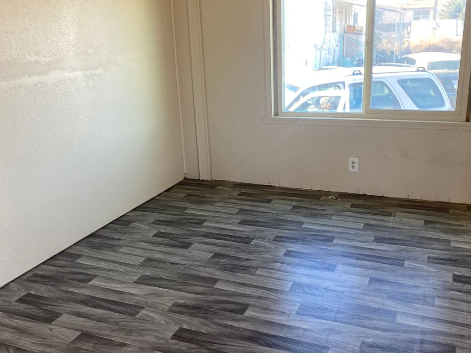 1st image of 306 Fisher Ln