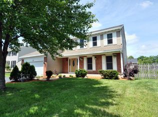 477 Taubert Ave, Batavia, IL 60510