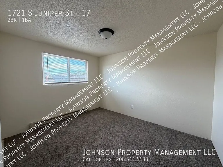1721 S Juniper St #17 — Photo 5