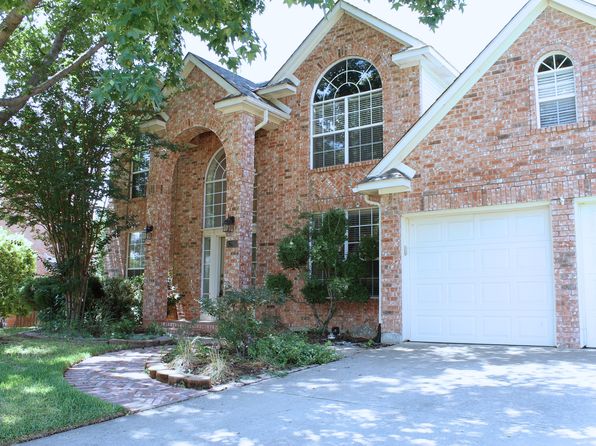2719 Hidden Lake Dr