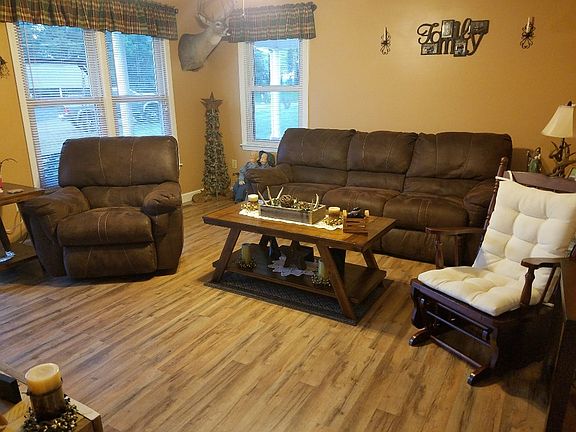 3rd image of 126 Whippoorwill Ln