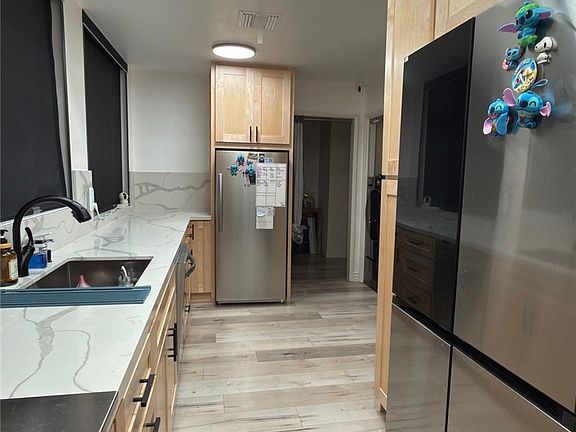 5th image of 13214 Moorpark St APT 108