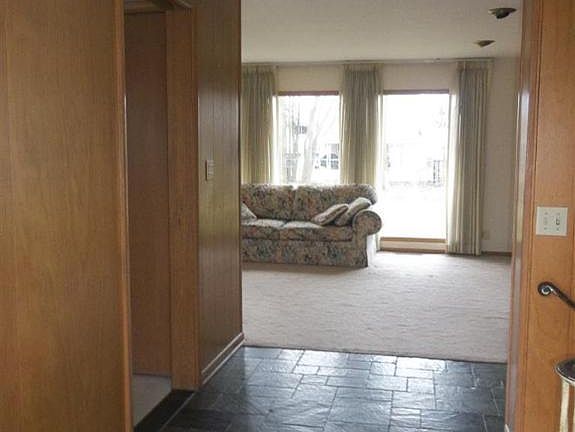 4th image of 18689 Evergreen Dr