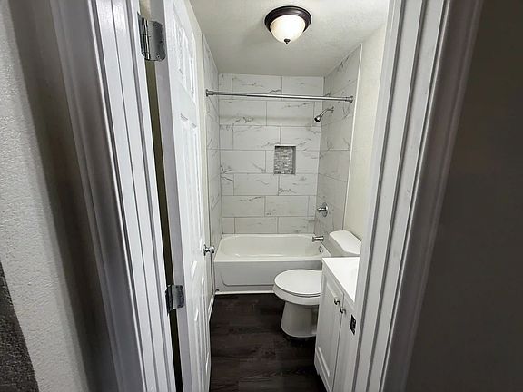 4th image of 305 Dunn St