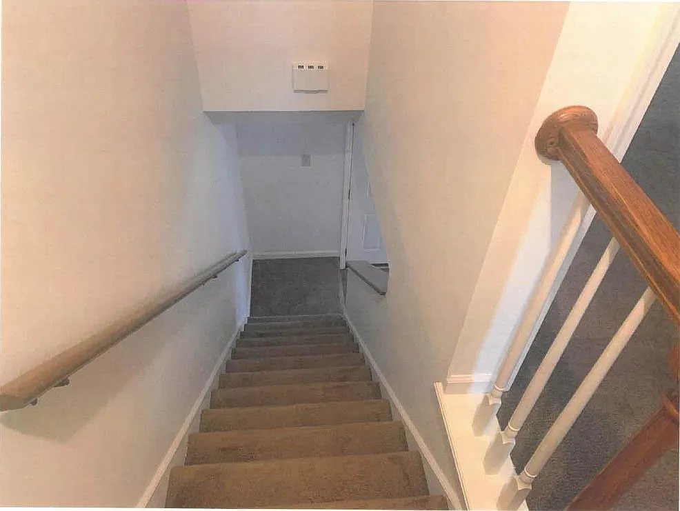 2 bed, 1.5 bath, 1050 sqft, $900 — Photo 2
