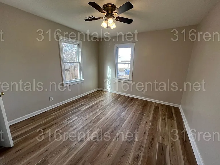 806 S Beverly Dr — Photo 7
