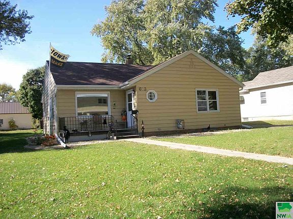 2nd image of 613 Willow St