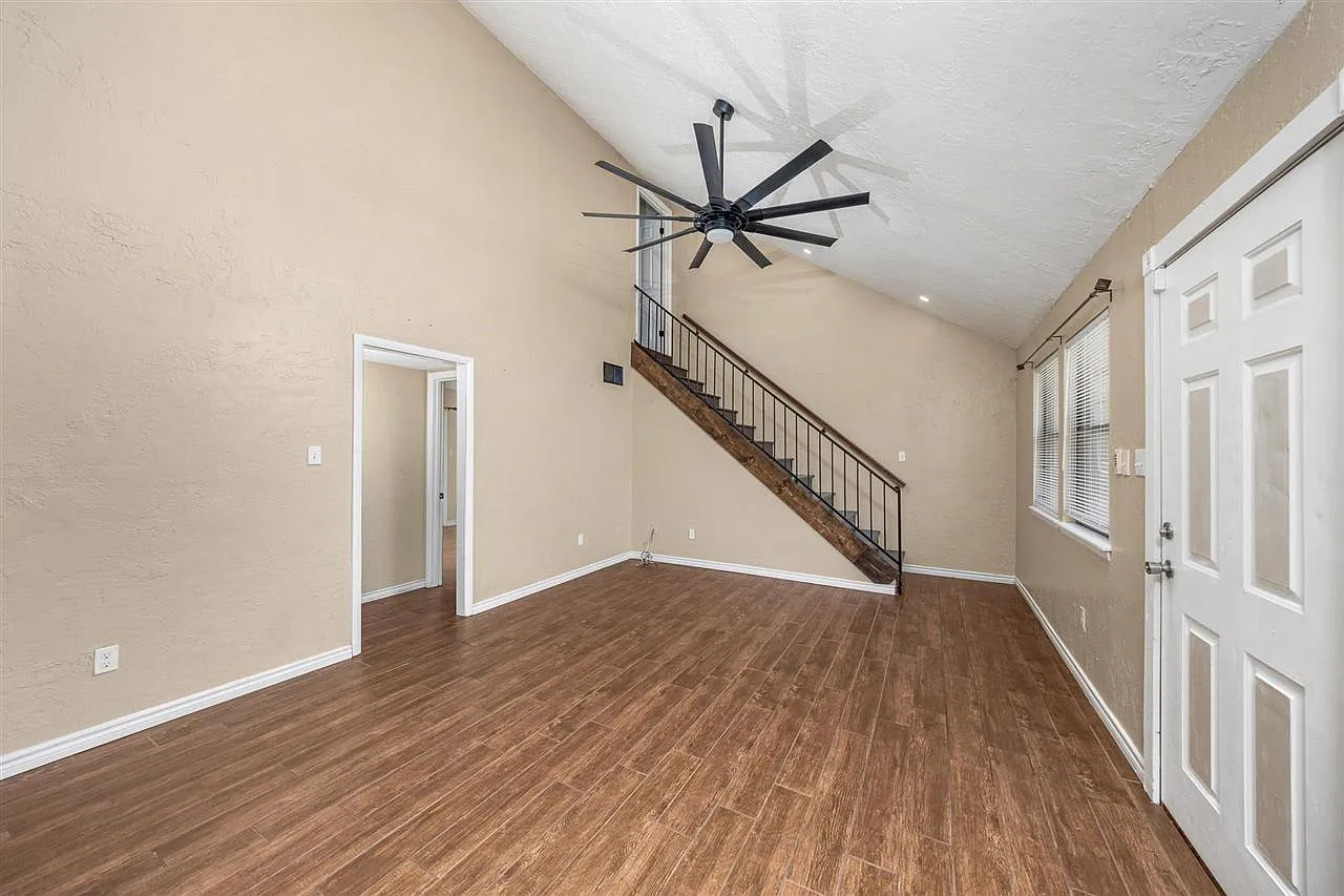 3 bed, 1440 sqft, $1,200 — Photo 3