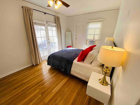 3rd image of 1304 N Gardner St #1