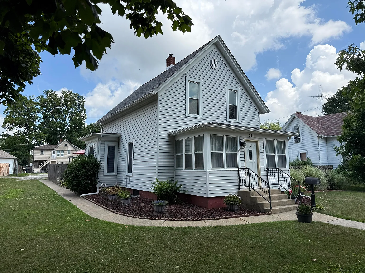 311 Niles St photo 1