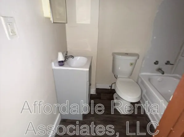 2358 S 16th St, Milwaukee, WI 53215