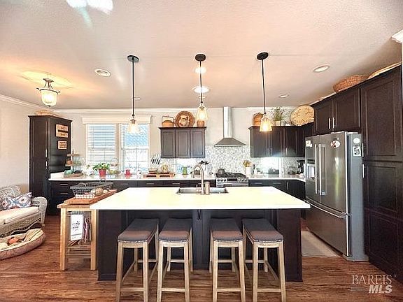 3rd image of 33 33 Blanco Place
