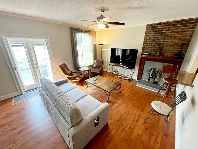 323 Morgan St #2B — Photo 7