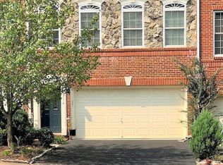 20374 Center Brook Sq, Sterling, VA 20165