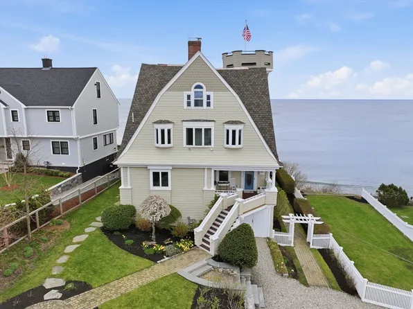 2 Bluff Rd, Hull, MA 02045