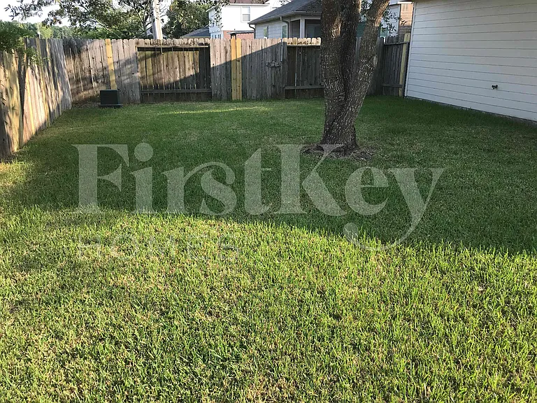 18222 Noble Forest Dr — Photo 27