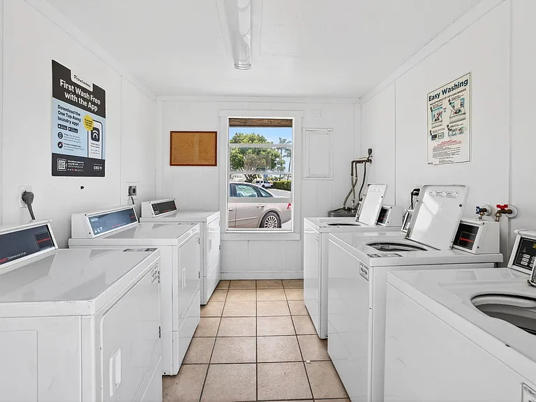 Marina Townhomes — Photo 10