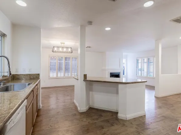 1060 Harbor Village Dr, Harbor City, CA 90710